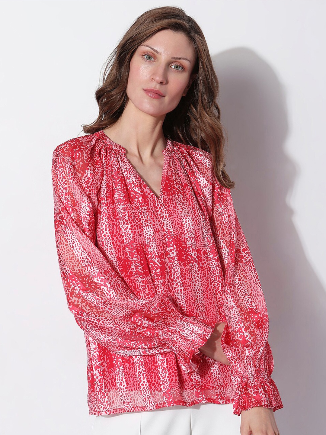 

Vero Moda Abstract Printed Mandarin Collar Cuffed Sleeves Gathered Top, Red