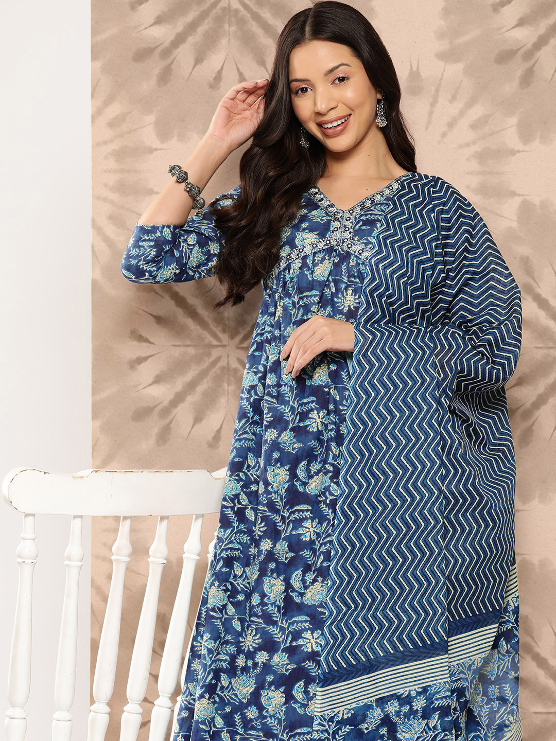 

Yufta Women Floral Printed Regular Pure Cotton Kurta with Trousers & With Dupatta, Blue