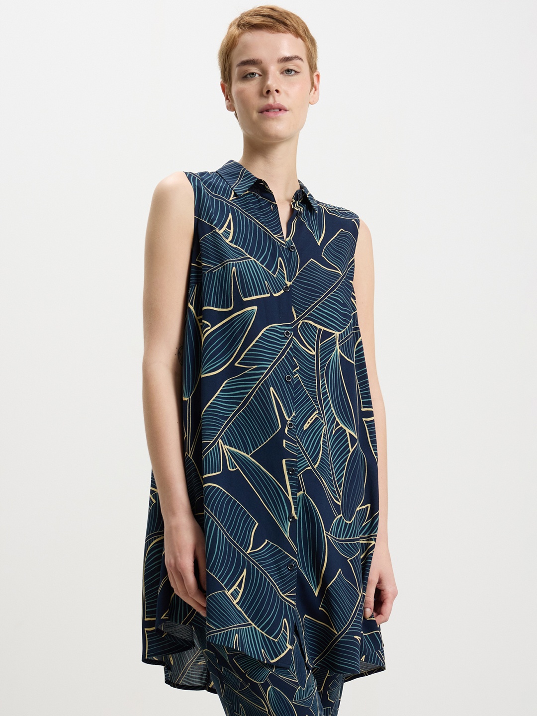

CALLIOPE Tropical Print Shirt Style Longline Top, Navy blue