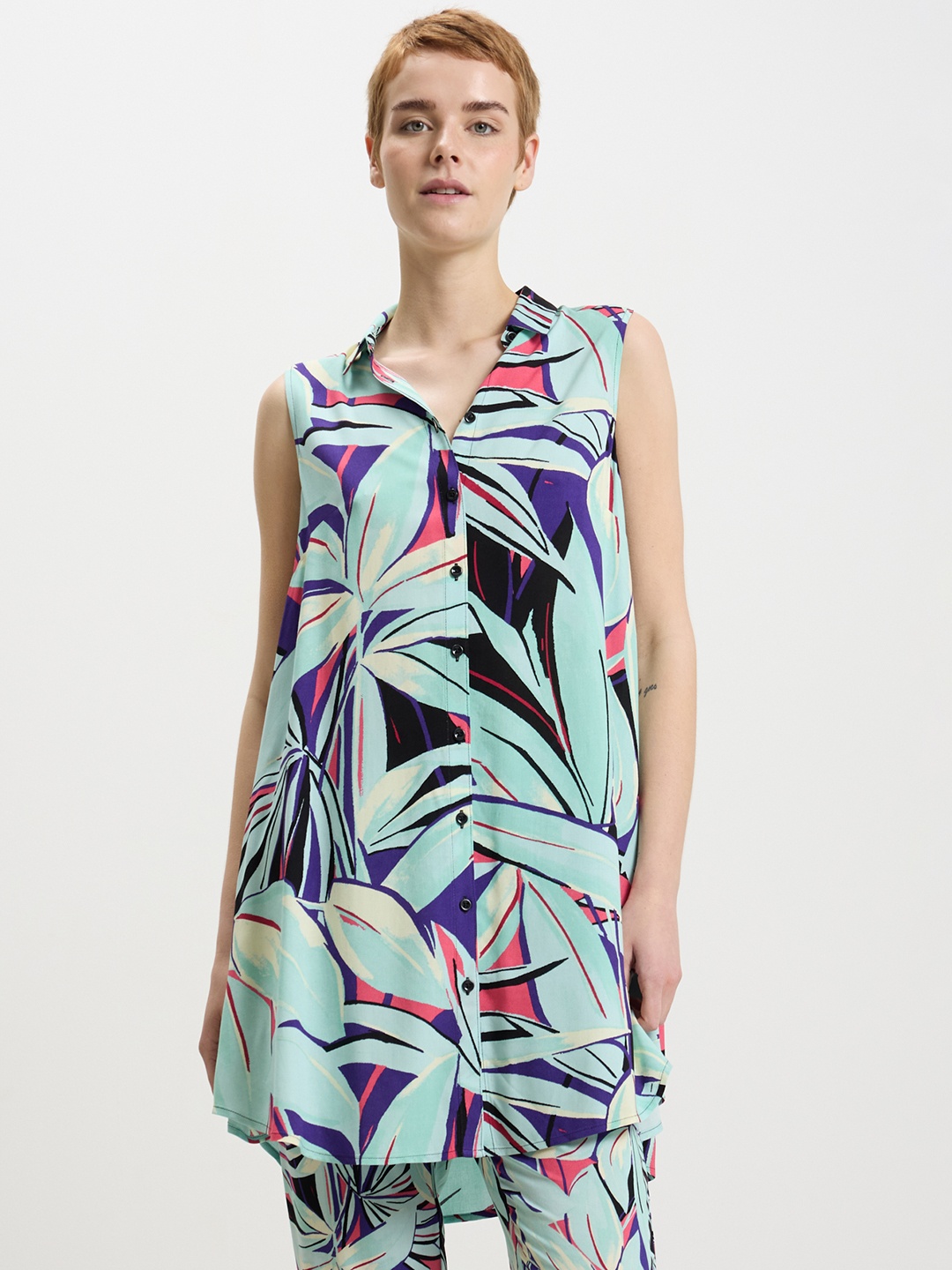 

CALLIOPE Tropical Print Shirt Style Longline Top, Blue