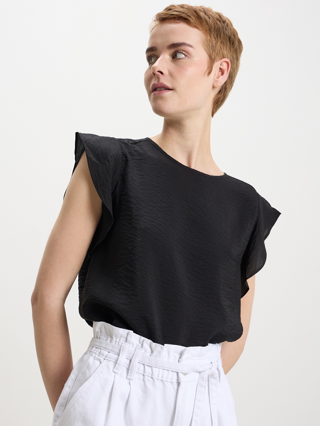 

CALLIOPE Flutter Sleeve Top, Black