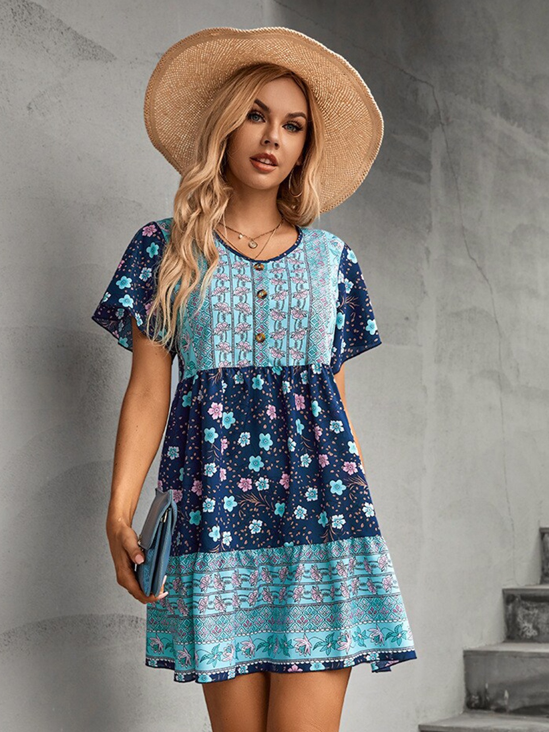 

BoStreet Blue Floral Printed Round Neck Flared Sleeves Fit & Flare Dress
