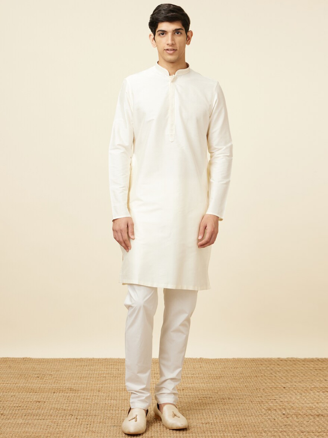 

Manyavar Mandarin Collar Regular Kurta With Pyjamas, Cream