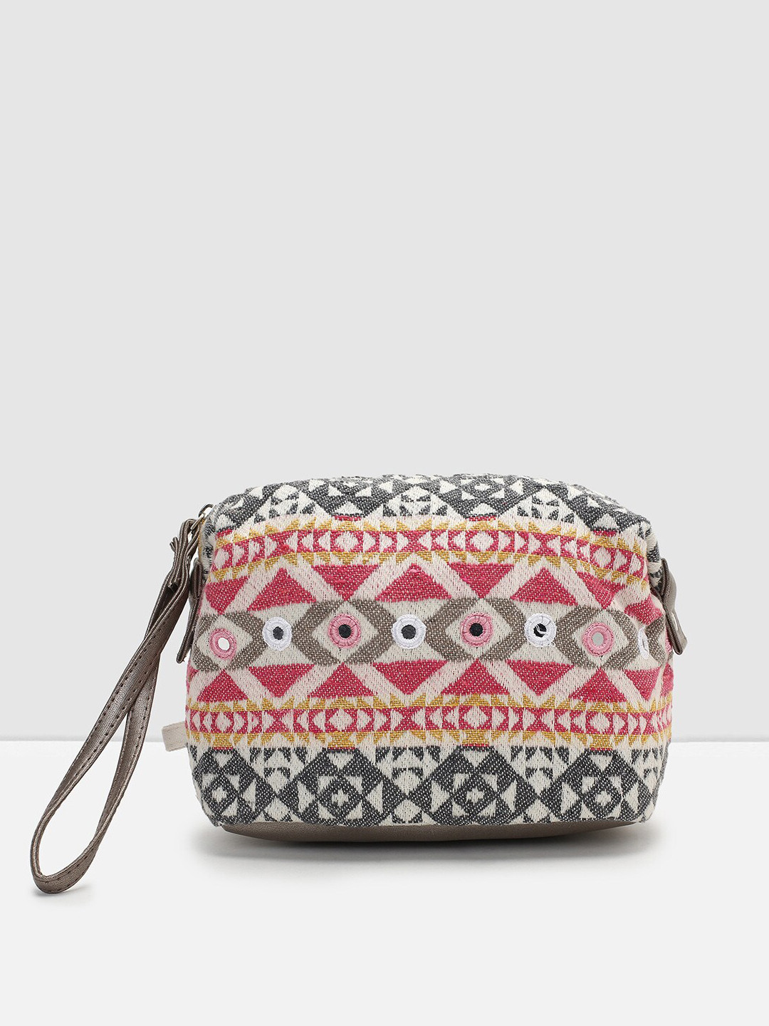 

max Self-Design Travel Pouch, White