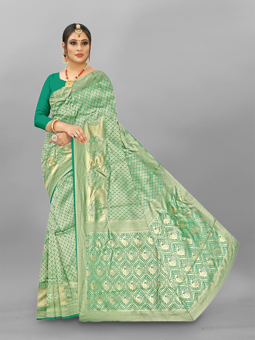 

APNISHA Ethnic Motif Woven Design Zari Pure Silk Saree, Green