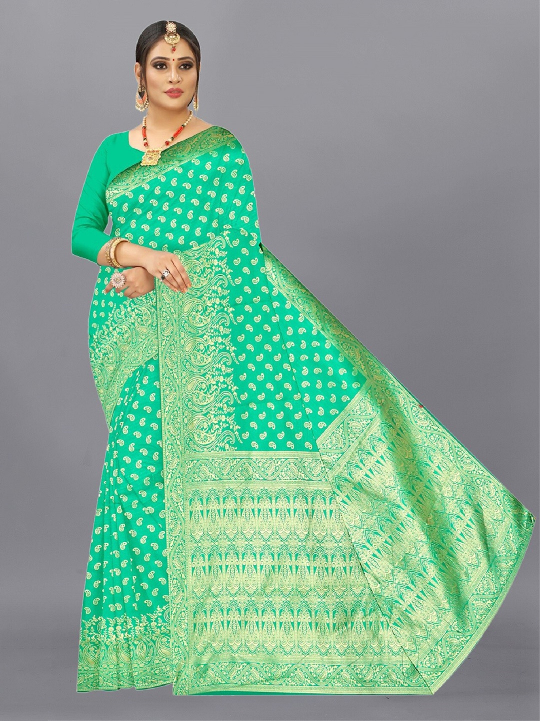 

APNISHA Woven Design Zari Pure Silk Saree, Green