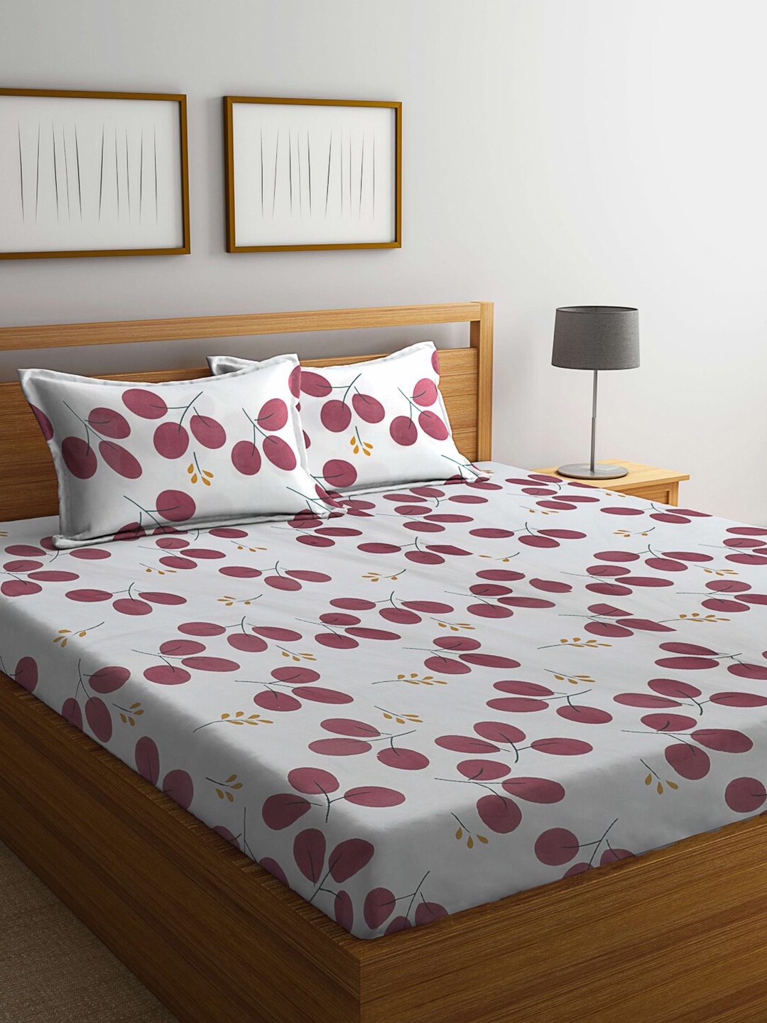 

KLOTTHE White & Red Printed 300 TC Fitted King Bedsheet With 2 Pillow Covers