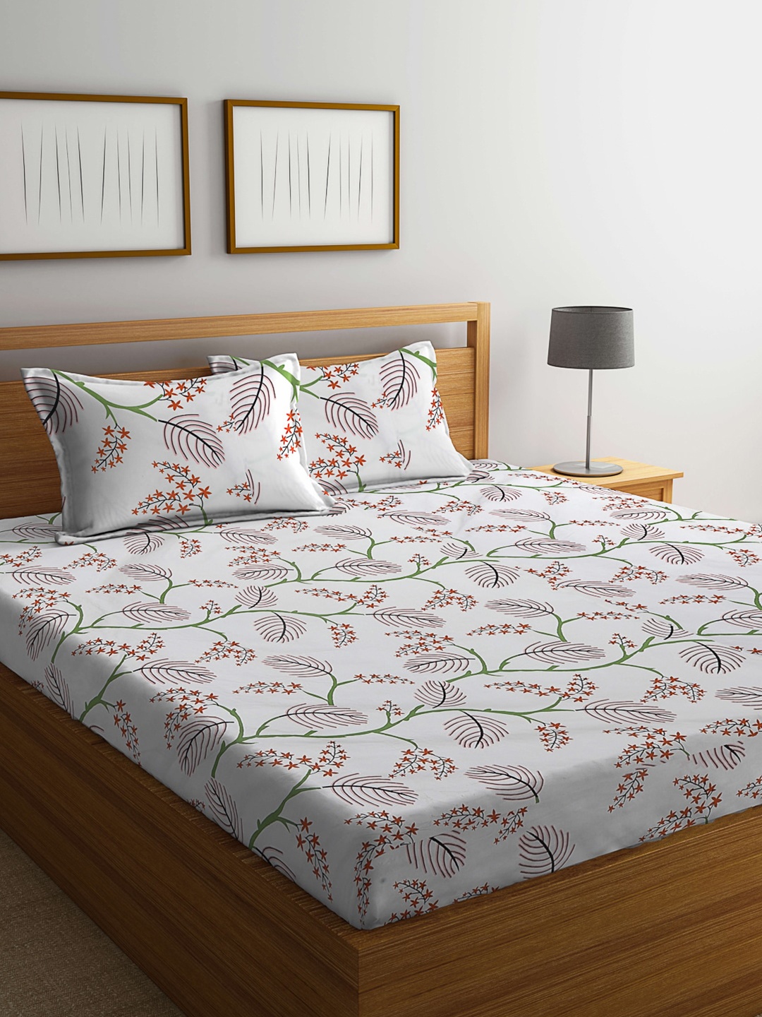 

KLOTTHE White & Green Floral-Printed 300TC Fitted King Bedsheet With Pillow Cover