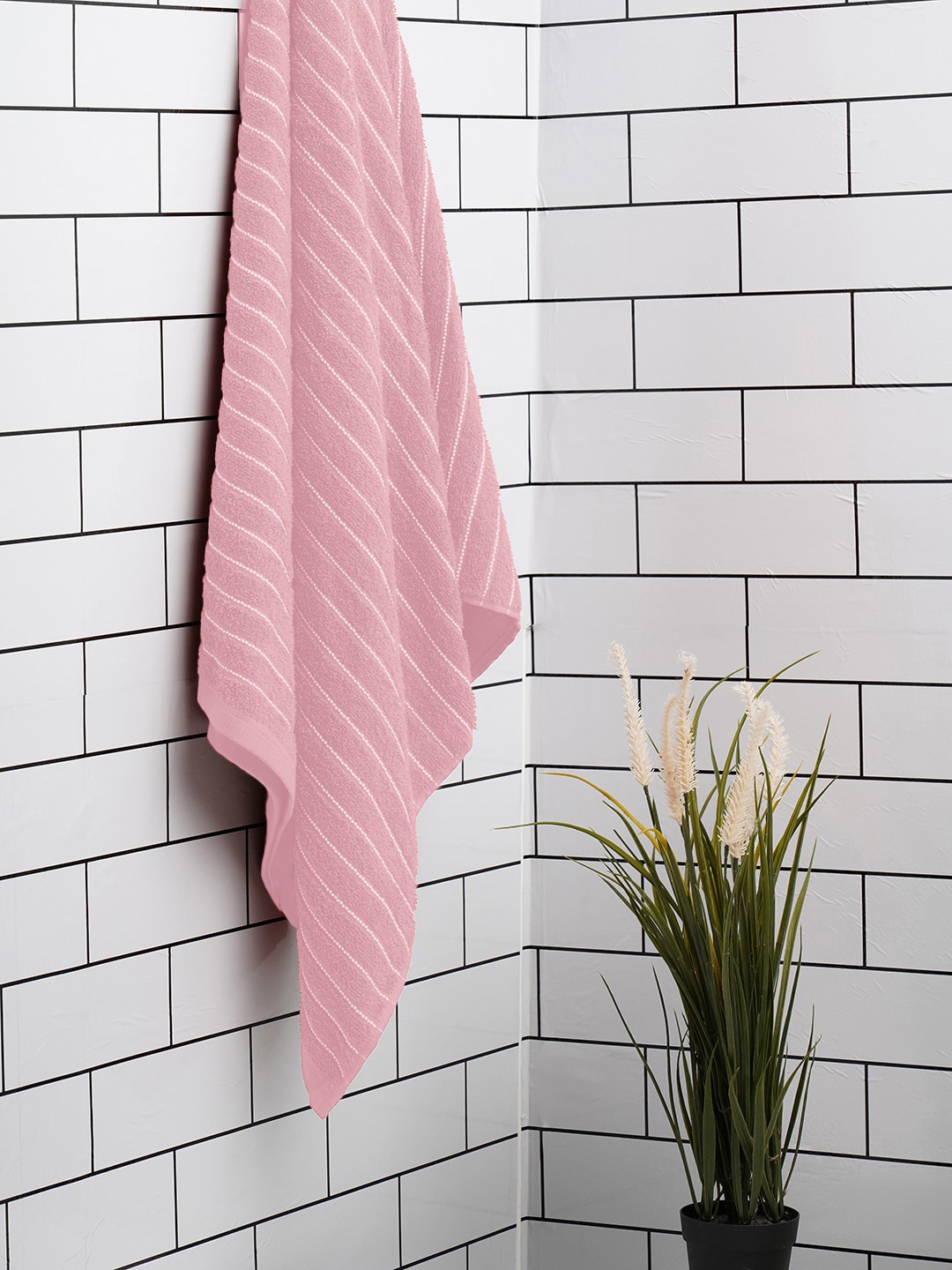 

Welspun 2-In-1 Pink Striped 250 GSM Pure Cotton Bath Towel