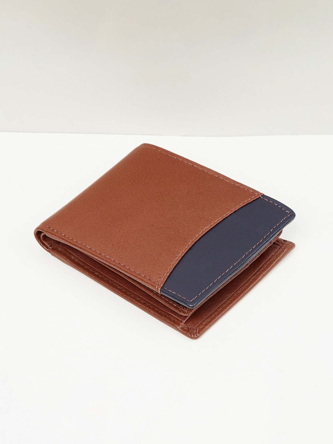 

max Men Colourblocked Leather Two Fold Wallet, Tan