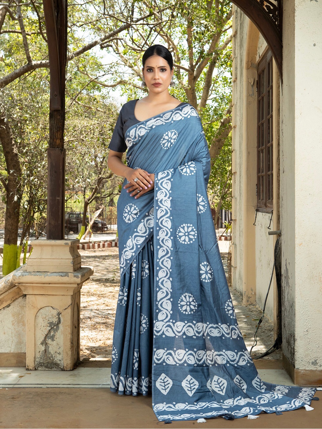 

Anouk Grey & White Bandhani Printed Saree