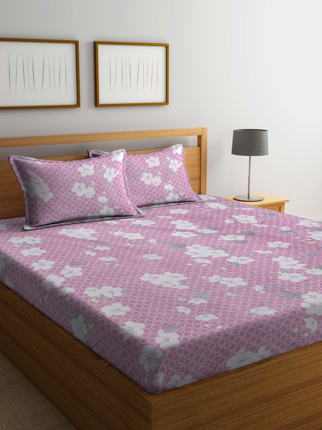 

KLOTTHE Pink & White Floral Printed 300TC Double King Bedsheet With 2 Pillow Covers