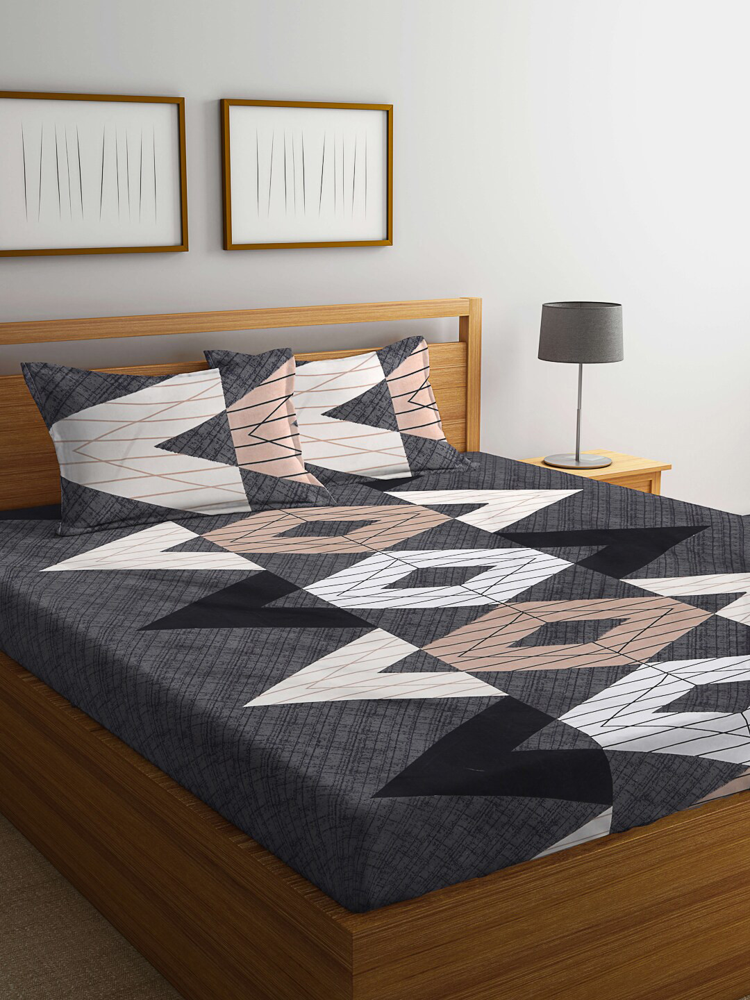 

KLOTTHE Brown & White Geometric 300TC Fitted Double King Bedsheet With 2 Pillow Covers