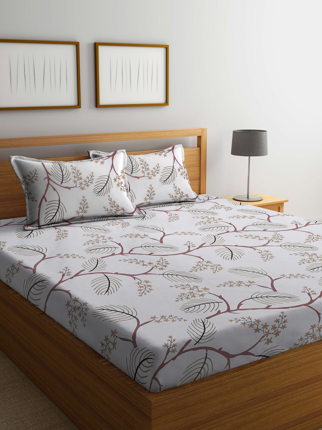 

KLOTTHE White & Brown Printed 300TC Fitted Double King Bedsheet With 2 Pillow Covers