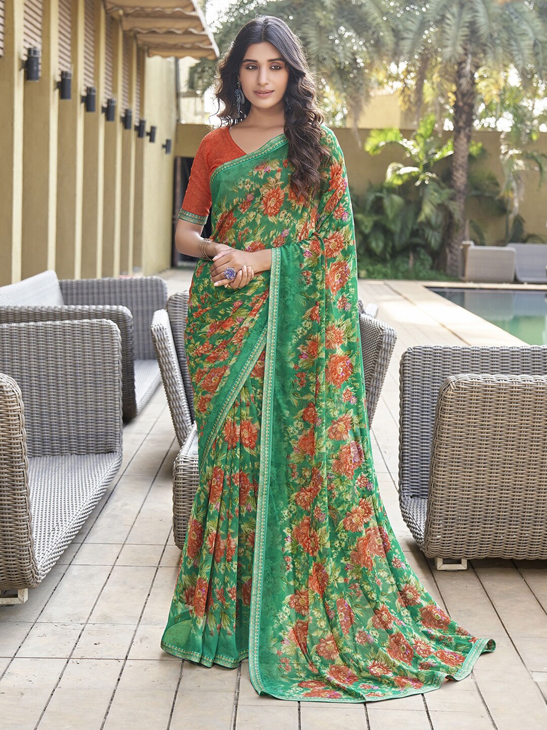 

Satrani Green & Red Floral Printed Poly Georgette Saree