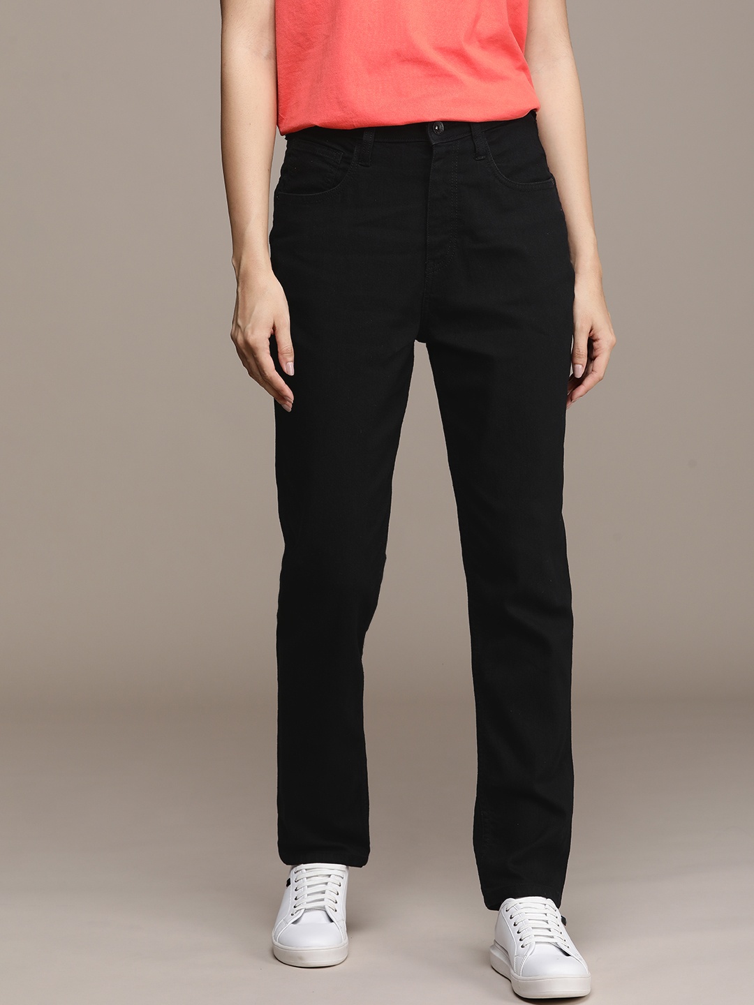 

The Roadster Life Co. Women Boyfriend Fit Stretchable Jeans, Black