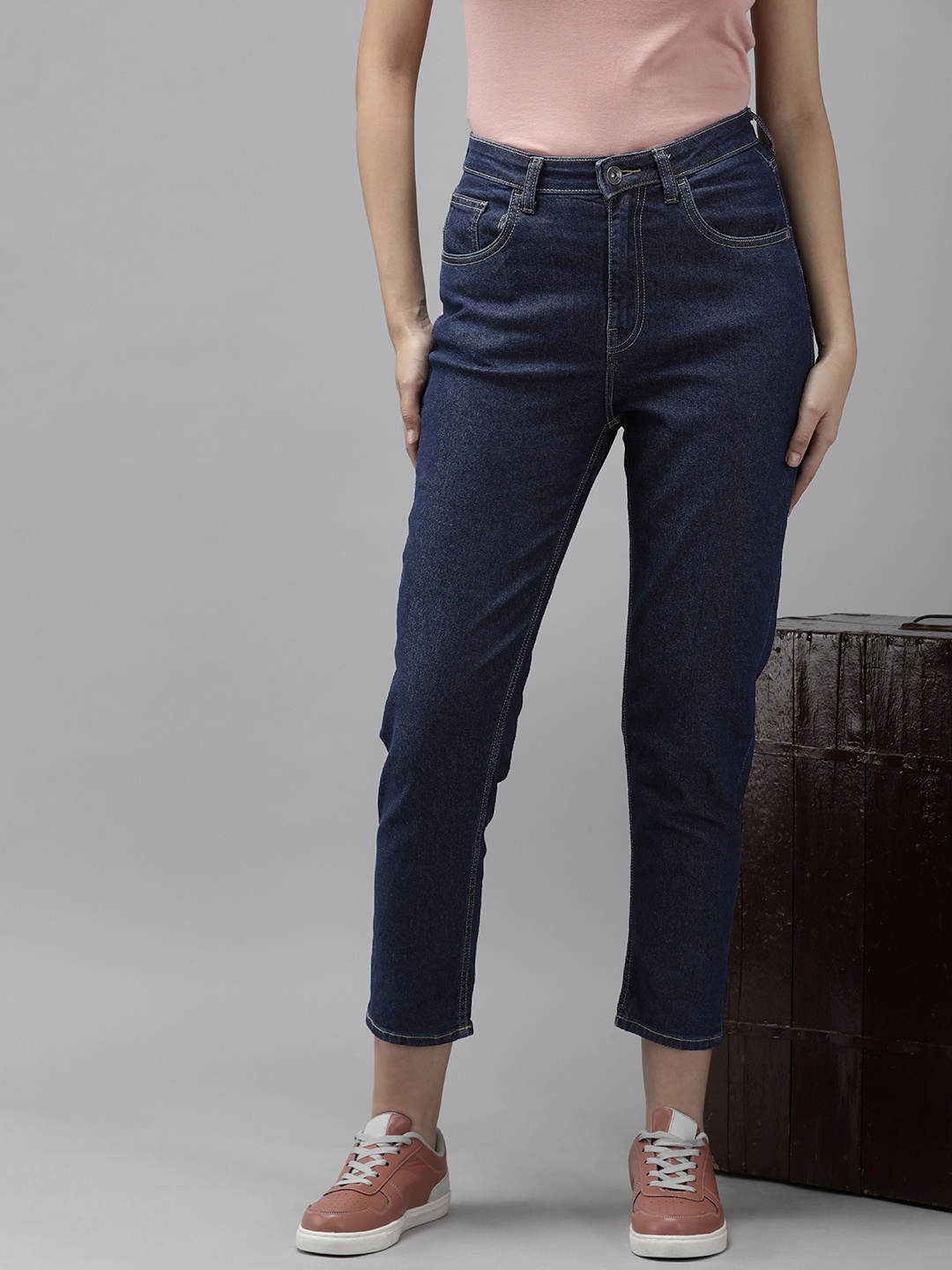 

The Roadster Life Co. Women Boyfriend Fit Mid-Rise Stretchable Jeans, Blue