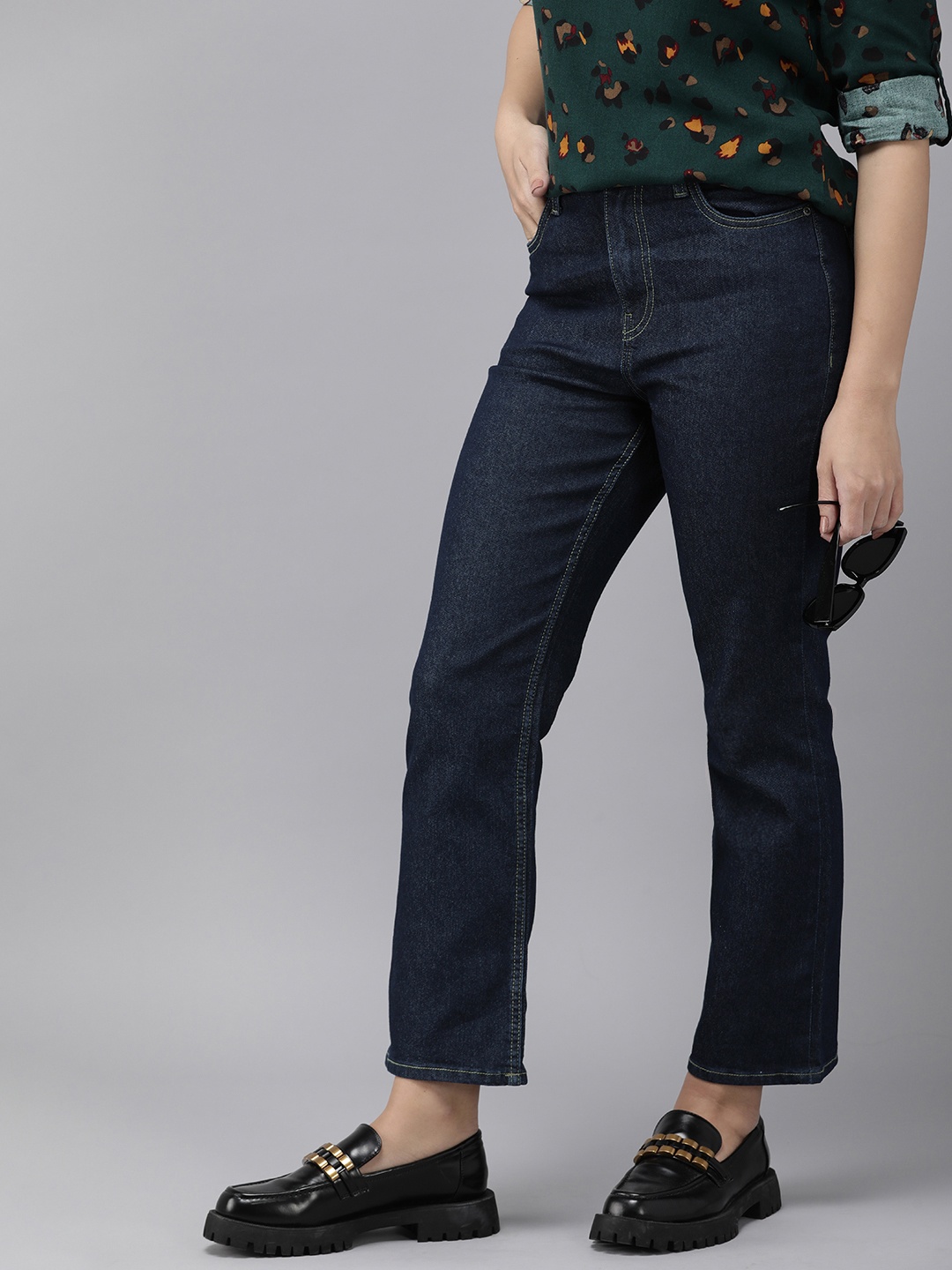 

The Roadster Life Co. Women Straight Fit Stretchable Mid-Rise Jeans, Blue