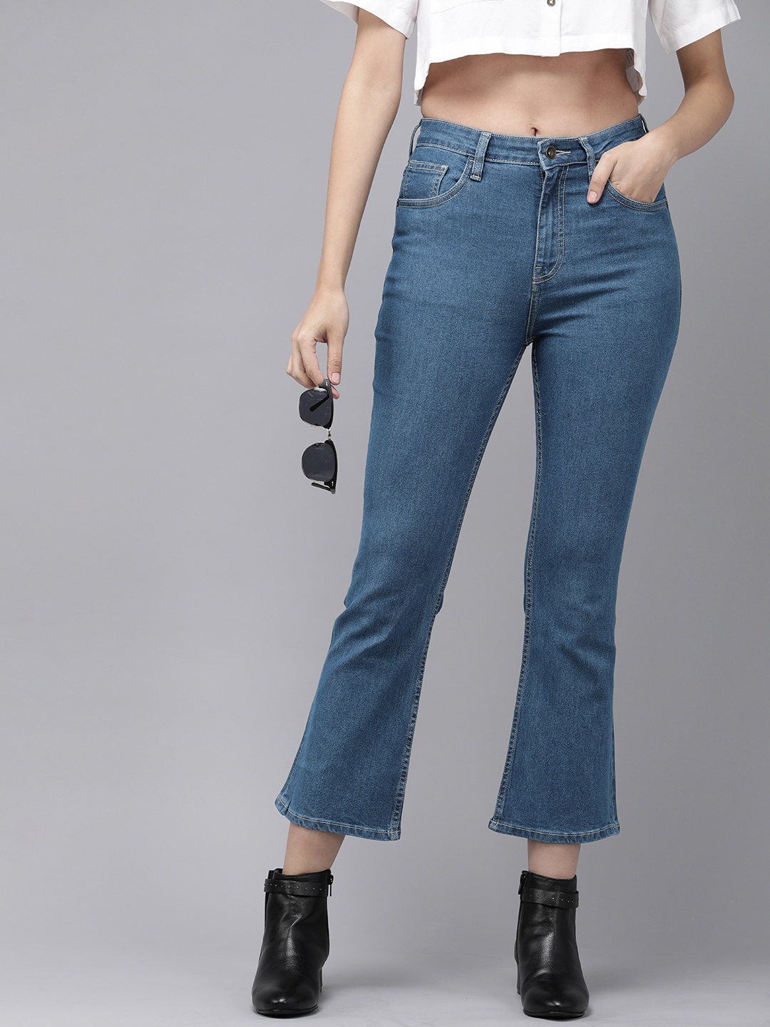 

The Roadster Life Co. Women Bootcut Stretchable Crop Jeans, Blue