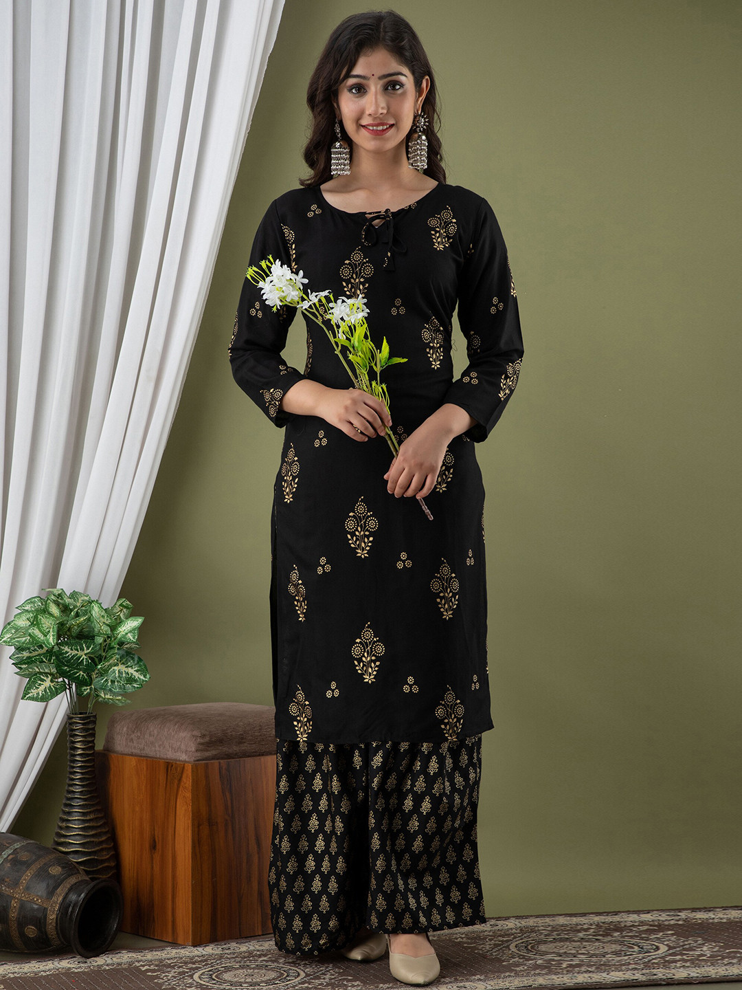

Mialo fashion Ethnic Motifs Printed Tie-Up Neck Kurta With Sharara, Black