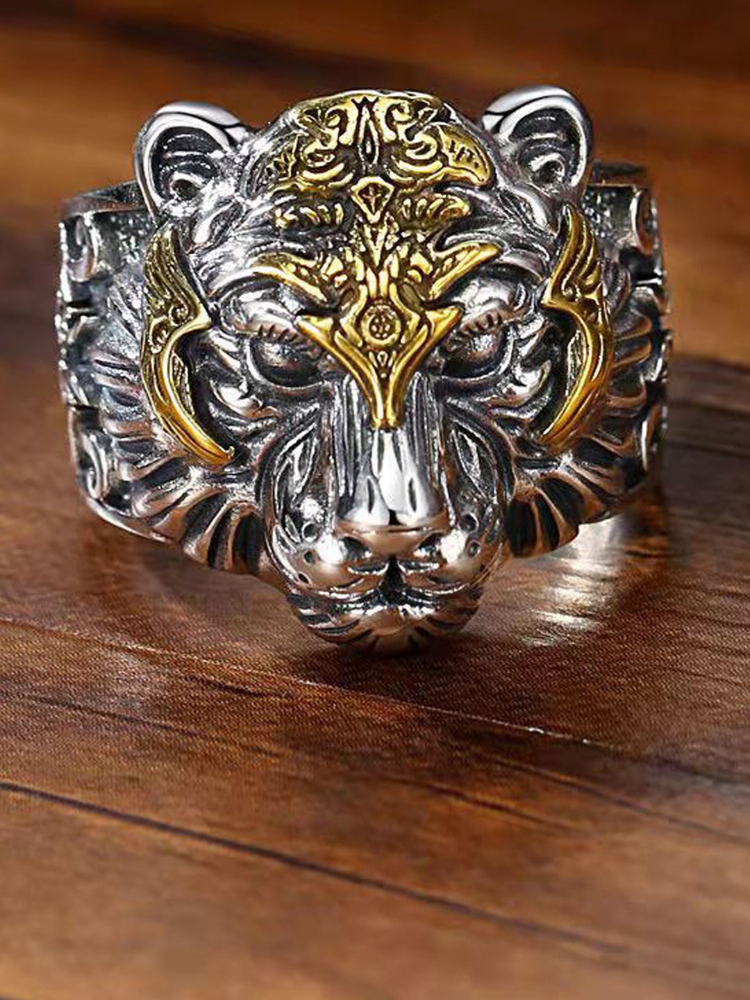 

Fashion Frill Men Silver-Plated Tiger Finger Ring