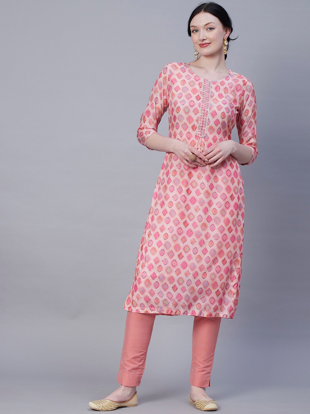 

FASHOR Pink Geometric Printed Round Neck Straight Kurta