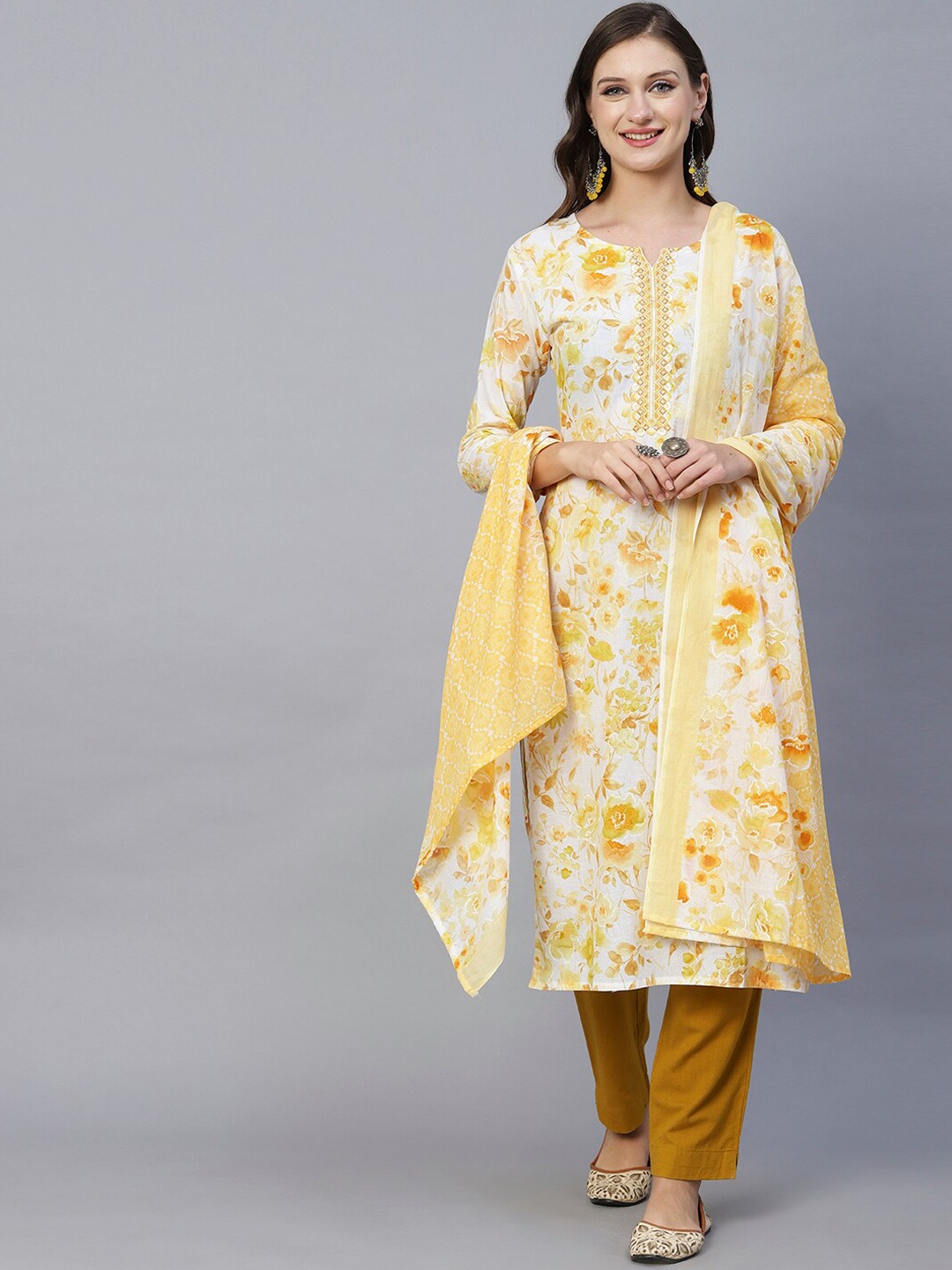 

FASHOR Yellow Floral Printed Flared Sleeves Kurta With Dupatta
