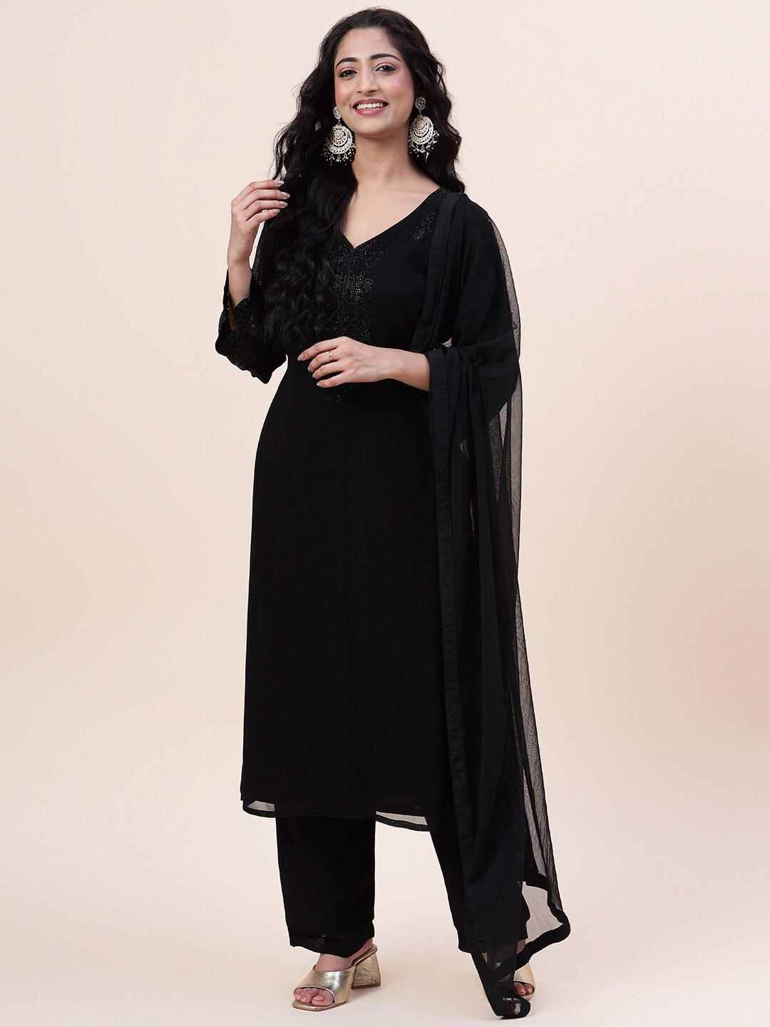 

Meena Bazaar Regular Beads And Stones Kurta With Trousers & Dupatta, Black