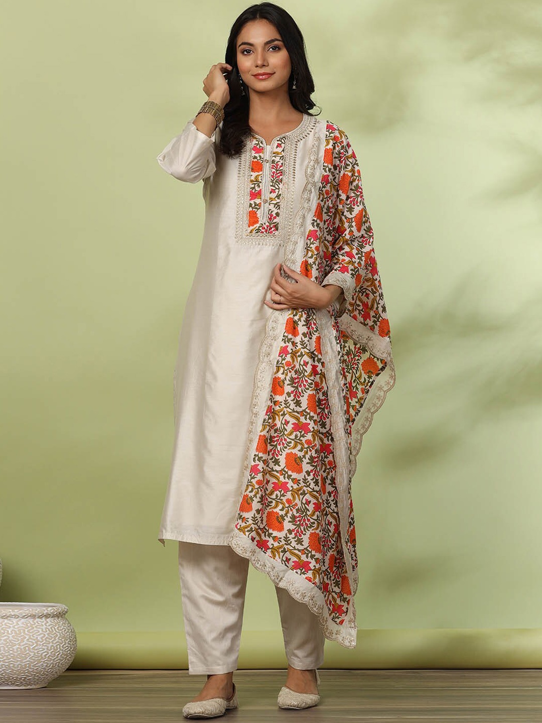 

Meena Bazaar Floral Printed Kurta with Trousers & With Dupatta, Beige