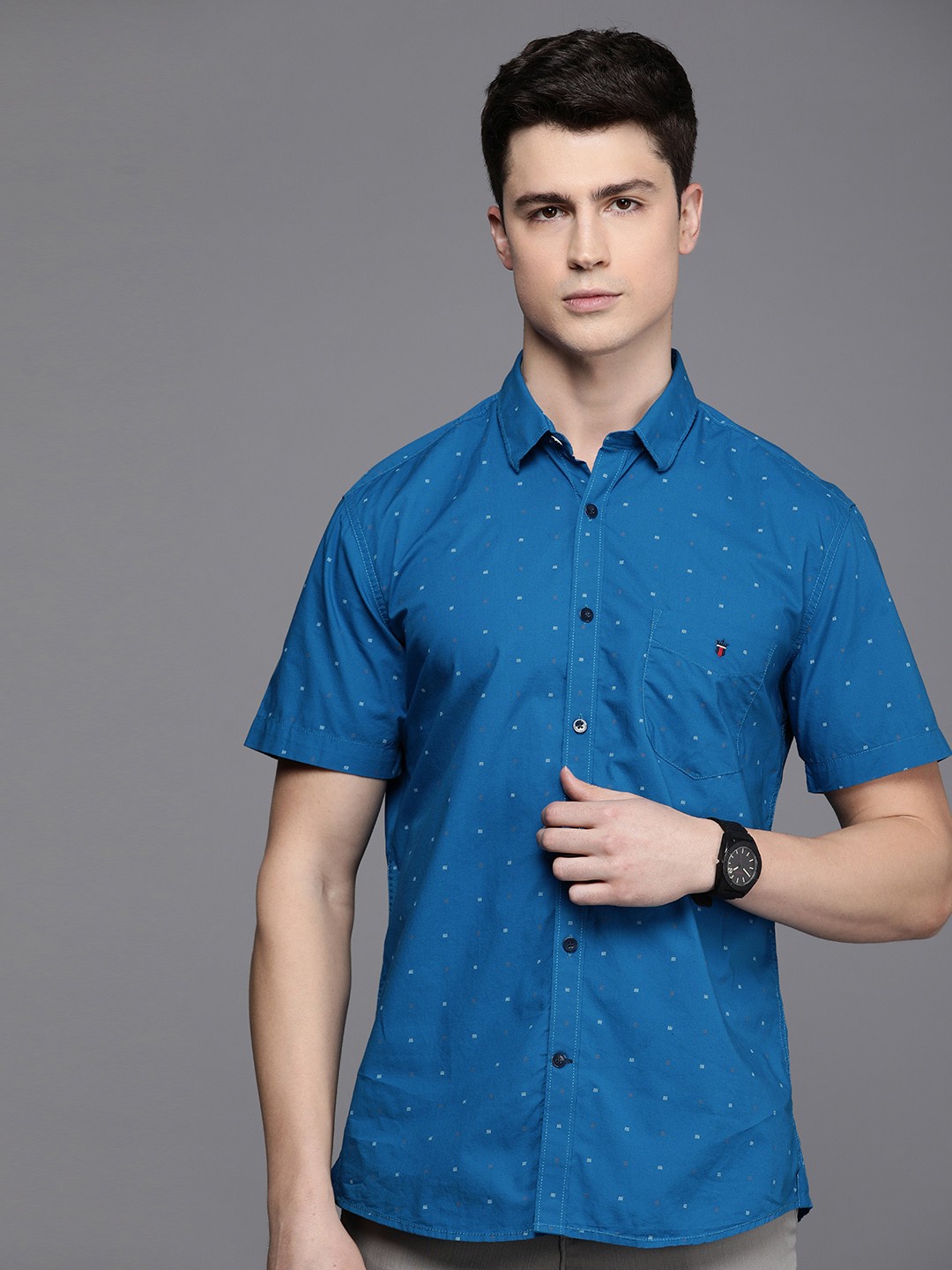 

Louis Philippe Sport Slim Fit Geometric Printed Pure Cotton Casual Shirt, Blue