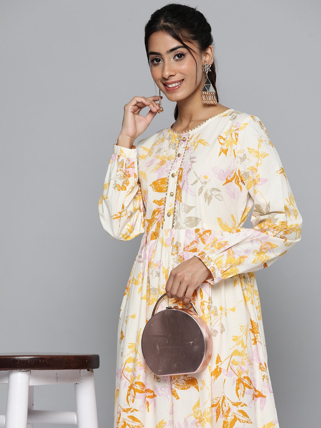 

HERE&NOW Floral Printed Puff Sleeves Gotta Patti Anarkali Kurta, Cream