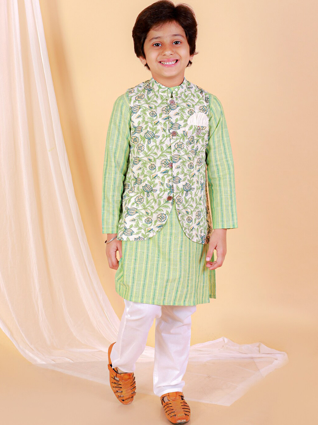 

BAESD Boys Striped Regular Pure Cotton Kurta With Pyjamas & Nehru Jacket, Green