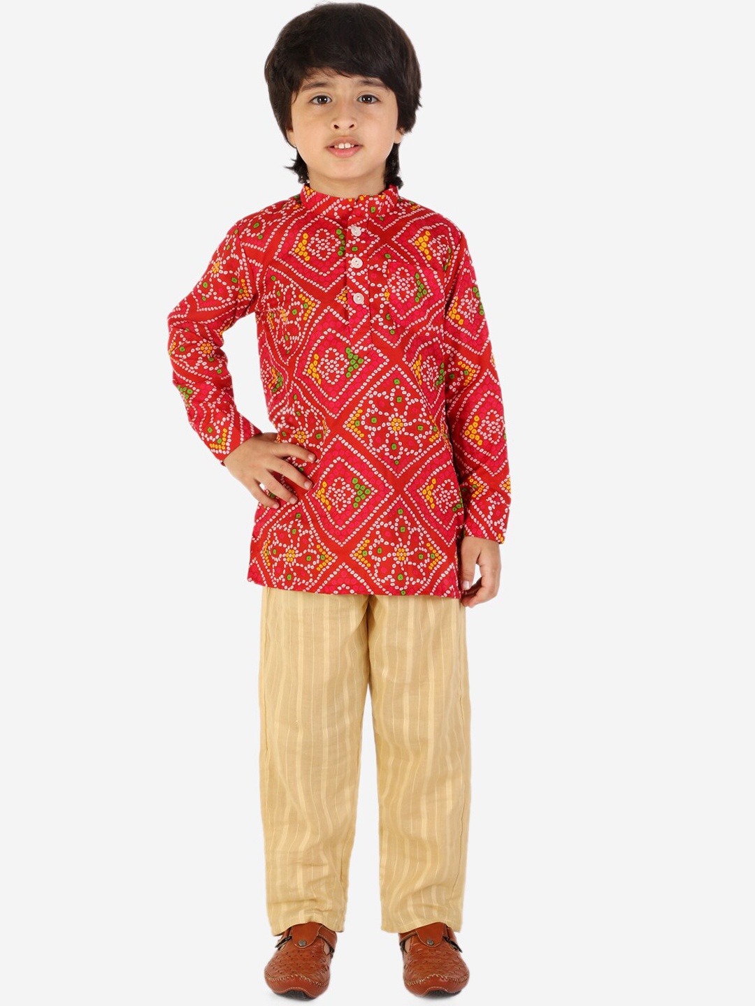 

BAESD Boys Bandhani Printed Regular Pure Cotton Kurta With Pyjamas, Red