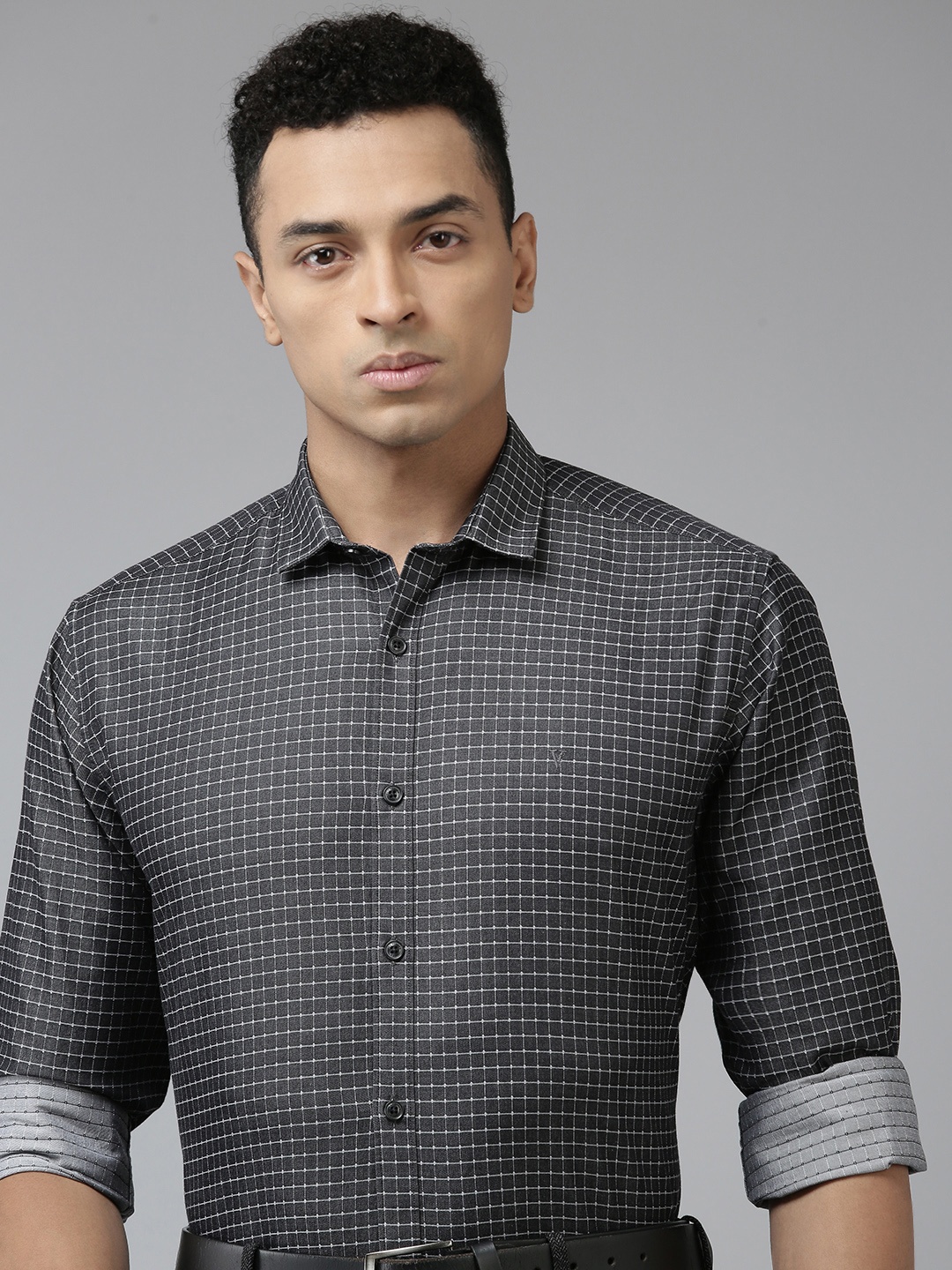 

V Dot Men Slim Fit Grid Tattersall Checked Formal Shirt, Black