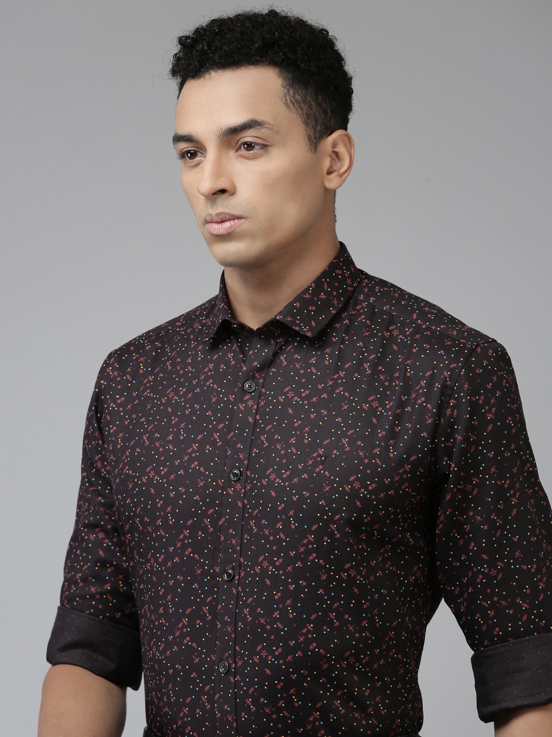 

V Dot Men Slim Fit Opaque Printed Cotton Formal Shirt, Brown