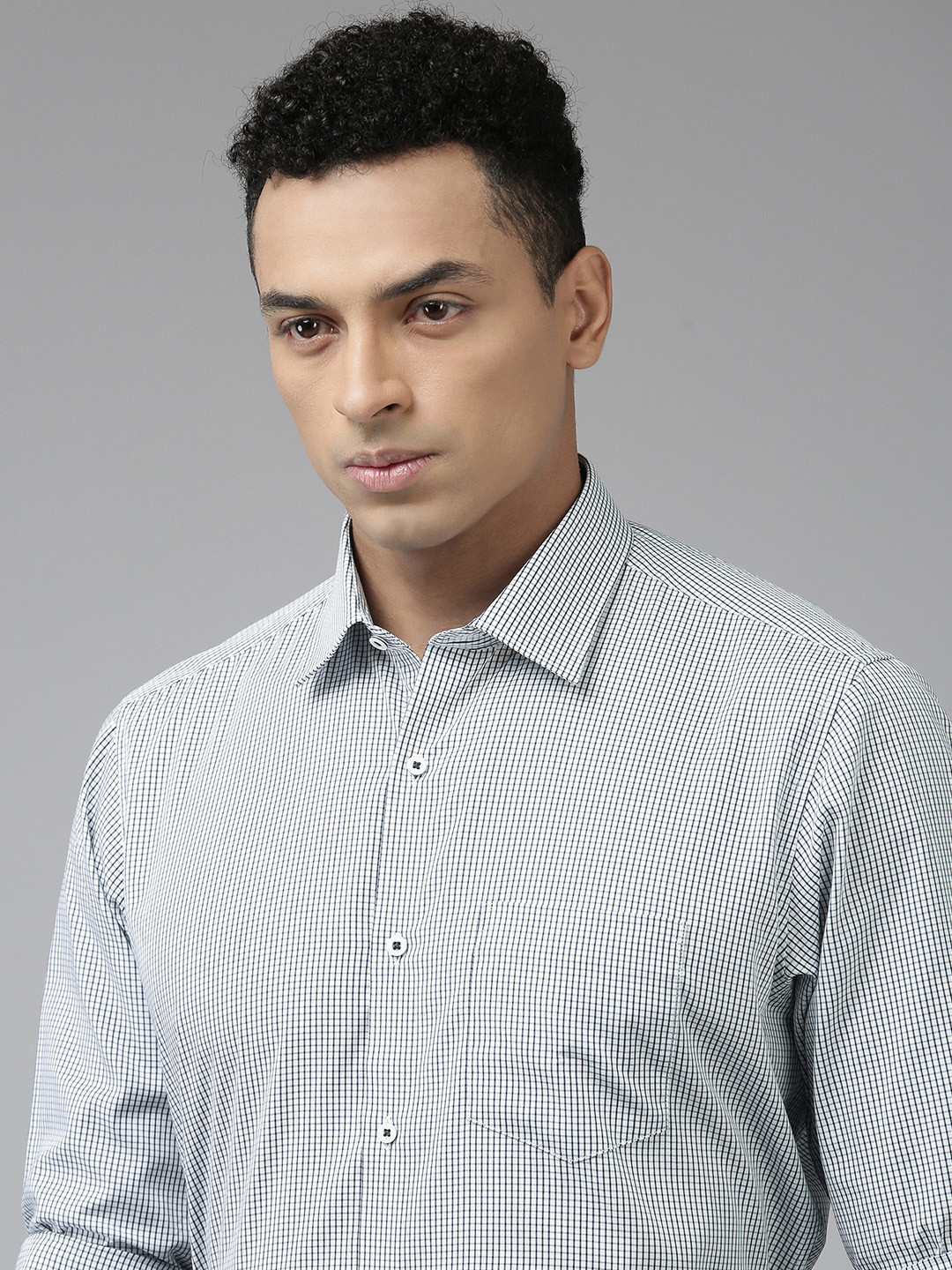 

Van Heusen Men Opaque Checked Pure Cotton Formal Shirt, White