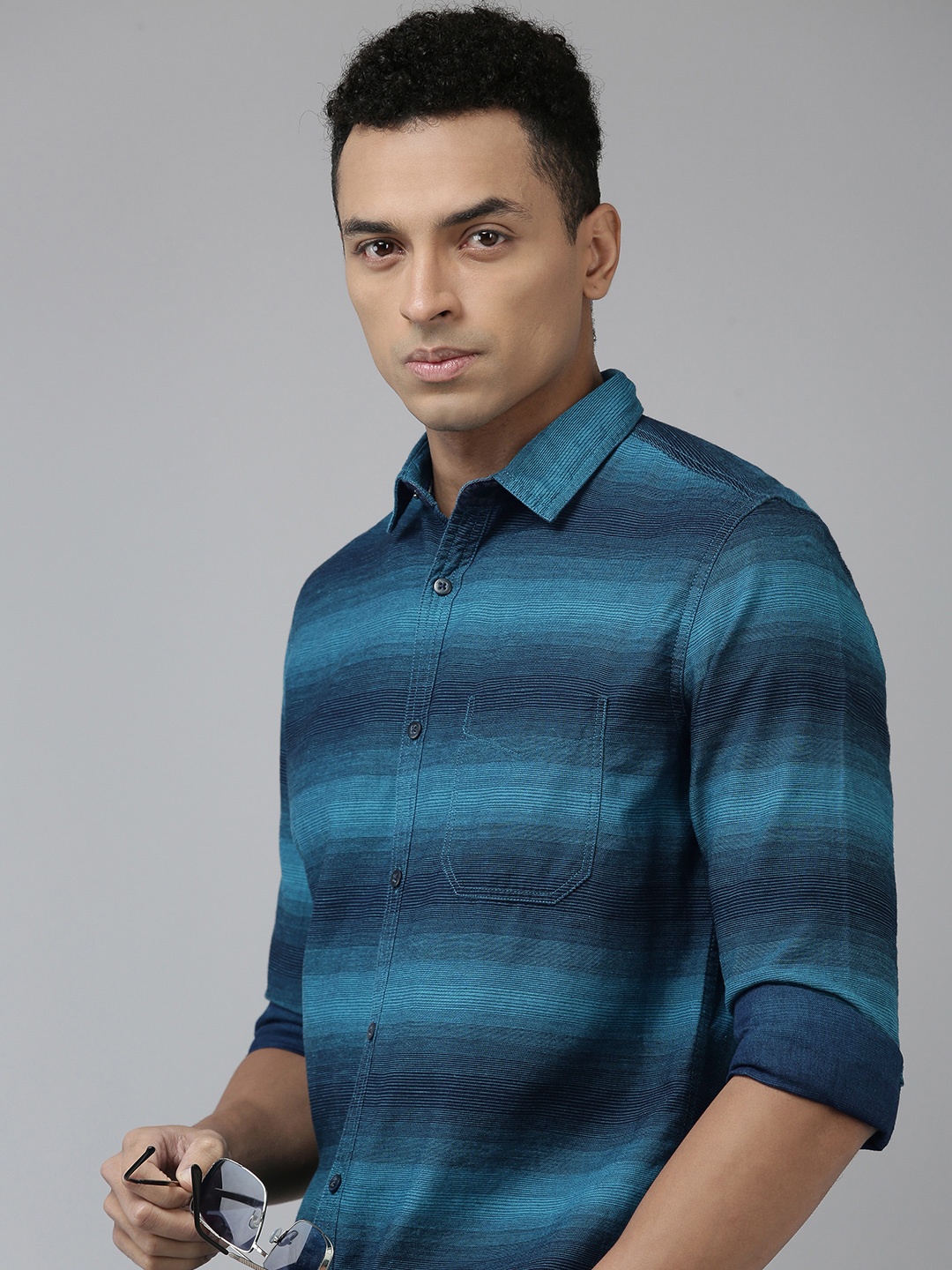 

VAN HEUSEN DENIM LABS Men Slim Fit Horizontal Striped Cotton Casual Shirt, Blue