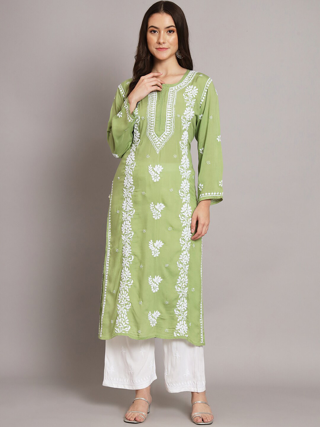 

PARAMOUNT CHIKAN Women Floral Embroidered Chikankari Kurta, Green