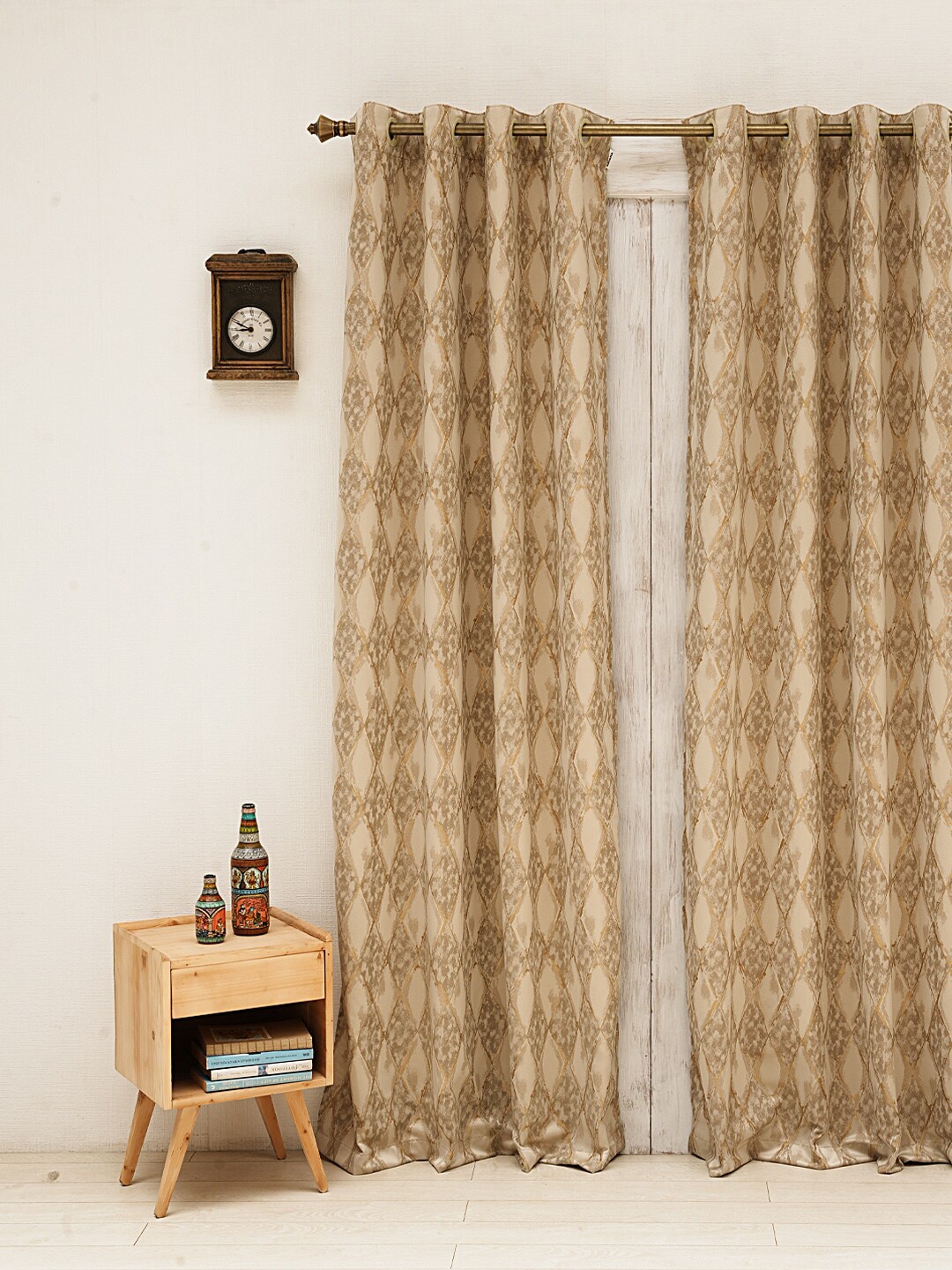 

Ariana Gold-Toned Geometric Room Darkening Door Curtain