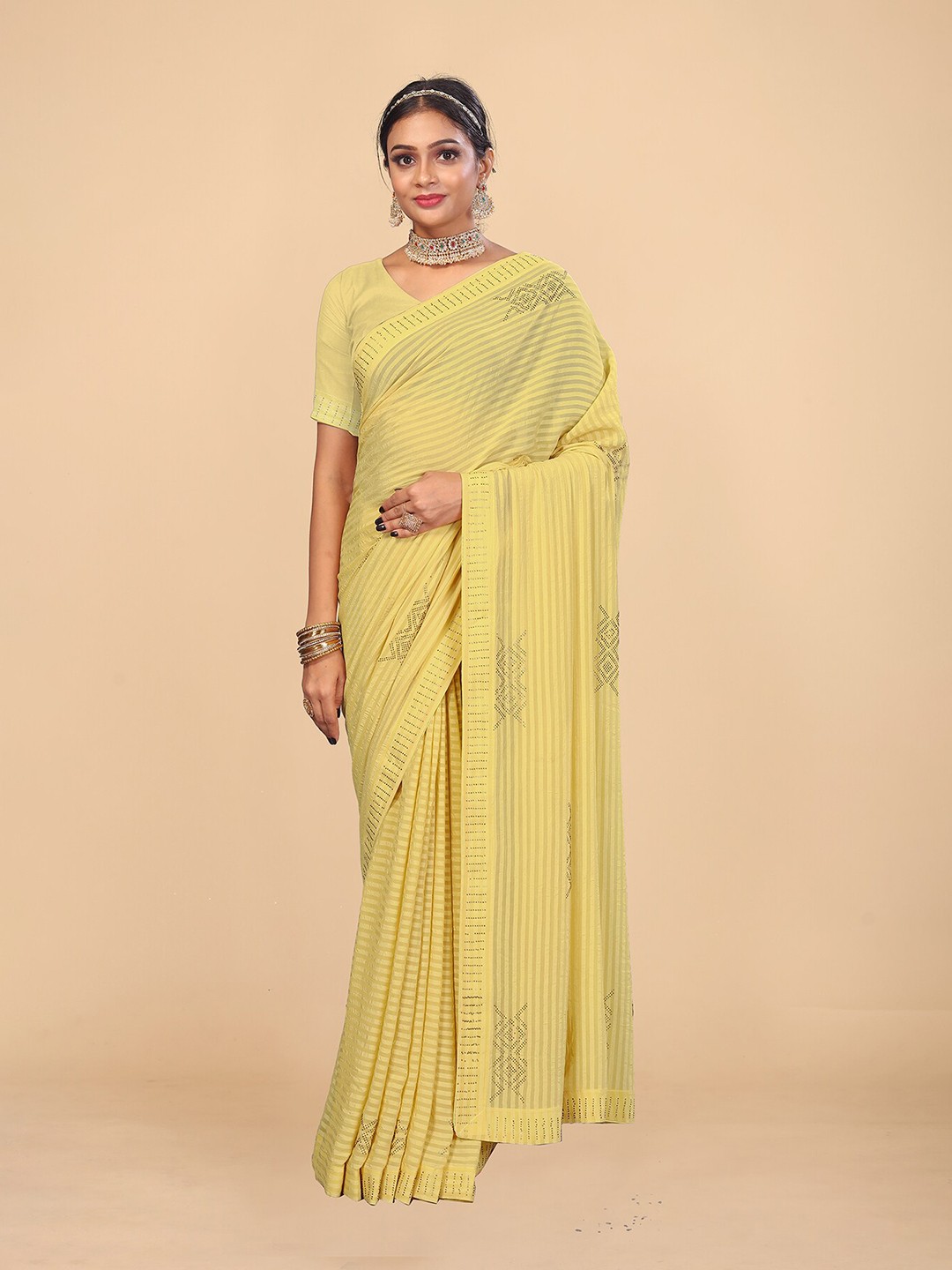 

MAGMINA Embellished Beads & Stones Pure Georgette Saree, Beige
