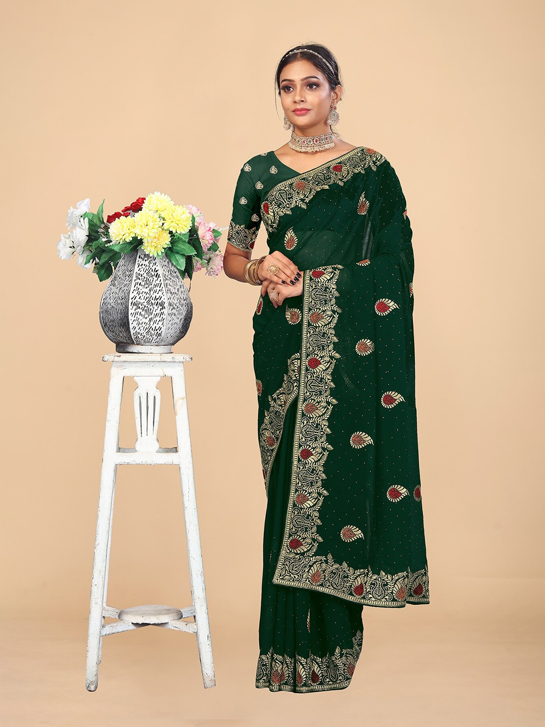 

MAGMINA Ethnic Motifs Printed Pure Georgette Saree, Green