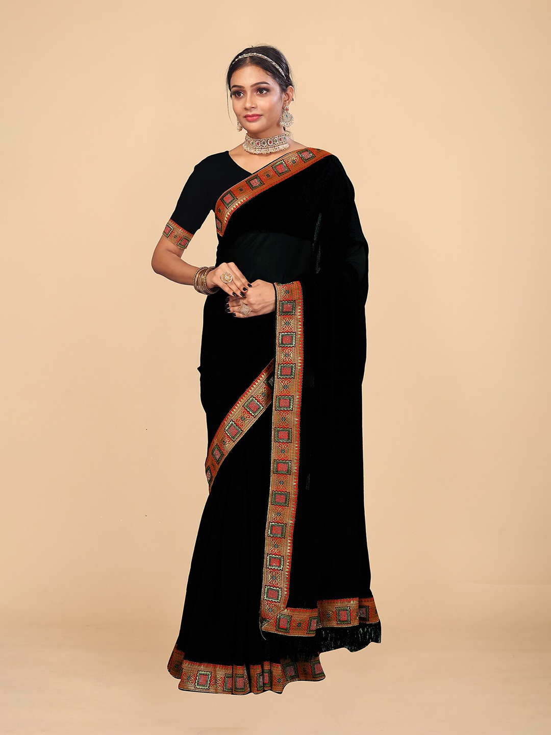 

MAGMINA Zari Pure Georgette Banarasi Saree, Black