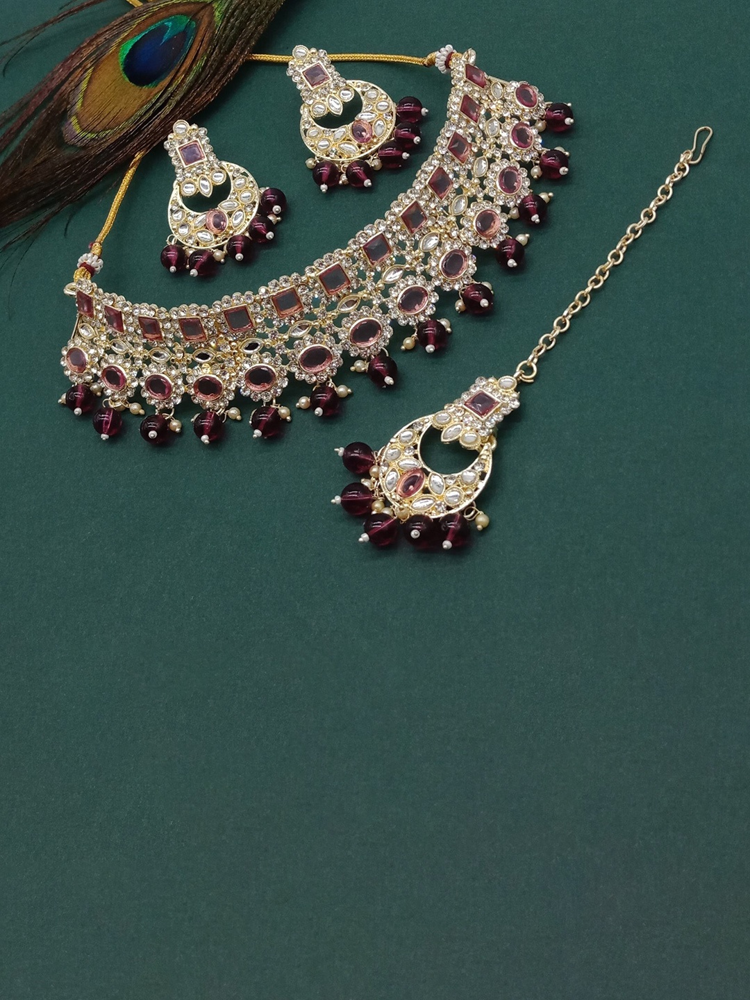 

AASHISH IMITATION Gold-Plated Kundan-Studded Necklace & Earrings With Maangtika