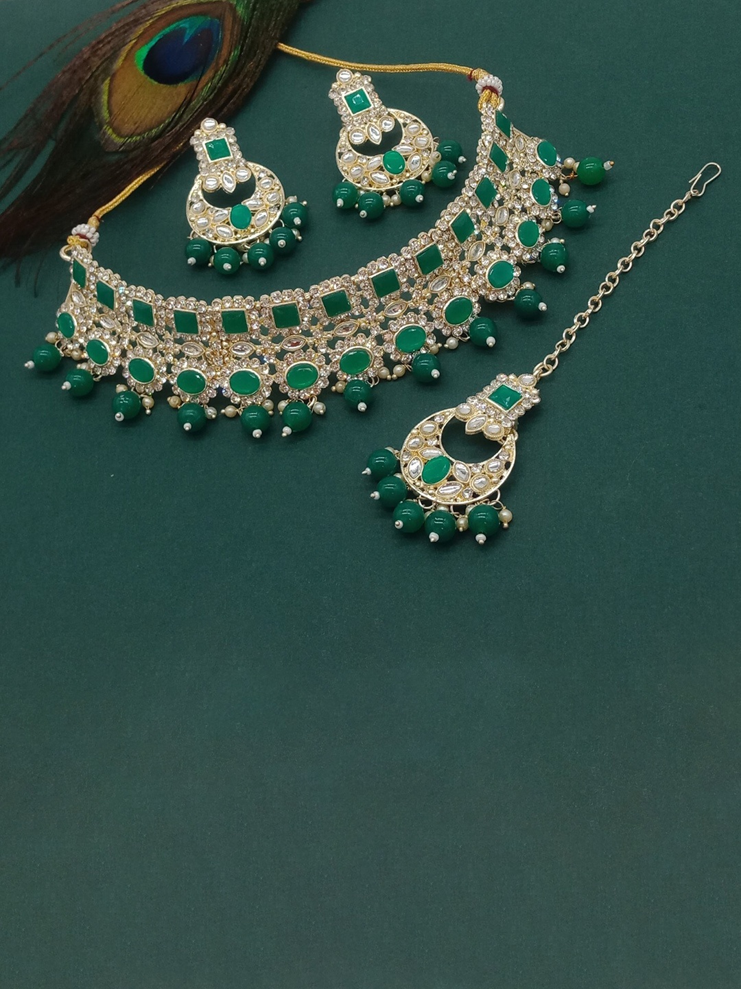 

AASHISH IMITATION Gold-Plated Kundan-Studded Necklace & Earrings With Maangtika