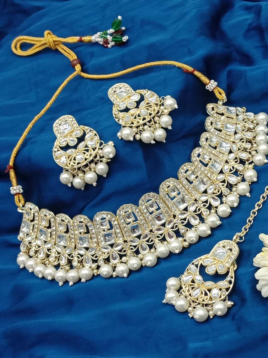 

AASHISH IMITATION Gold-Plated Kundan-Studded Necklace & Earrings With Maangtika