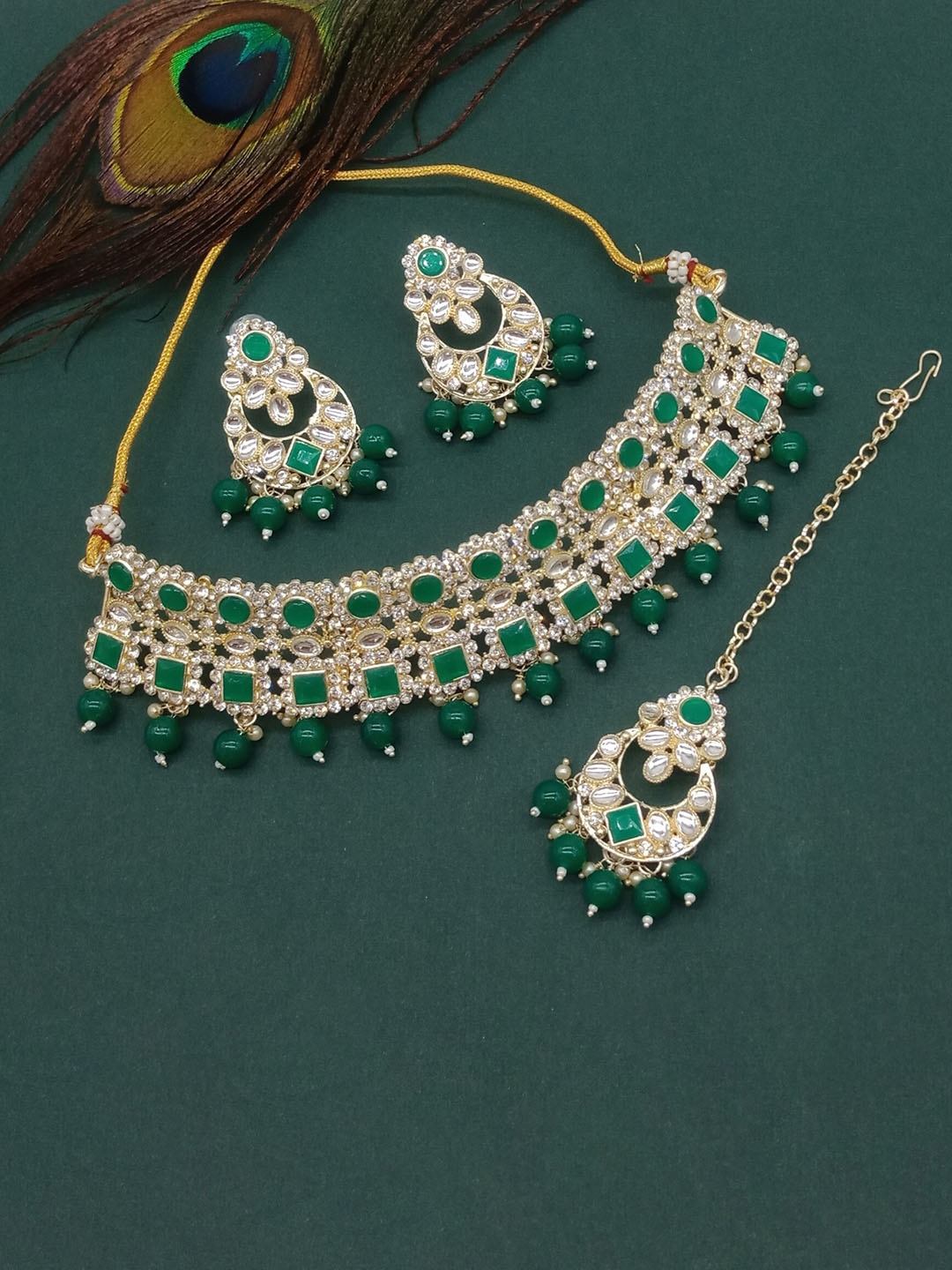 

AASHISH IMITATION Gold-Plated Kundan-Studded Necklace & Earrings With Maangtika