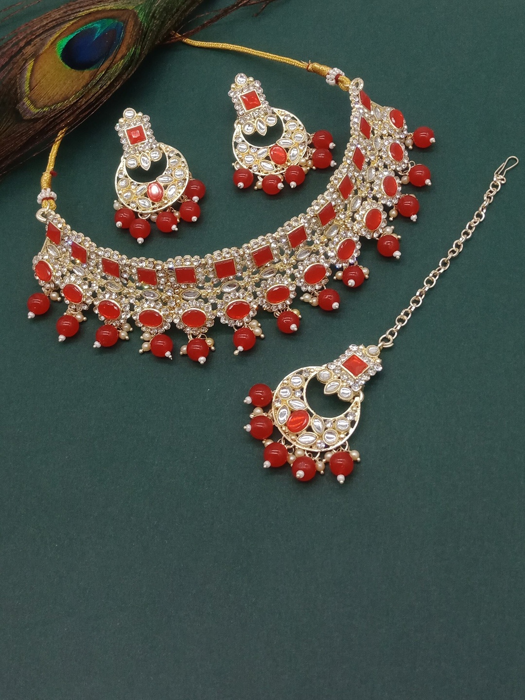 

AASHISH IMITATION Gold-Plated Kundan-Studded Necklace & Earrings With Maangtika