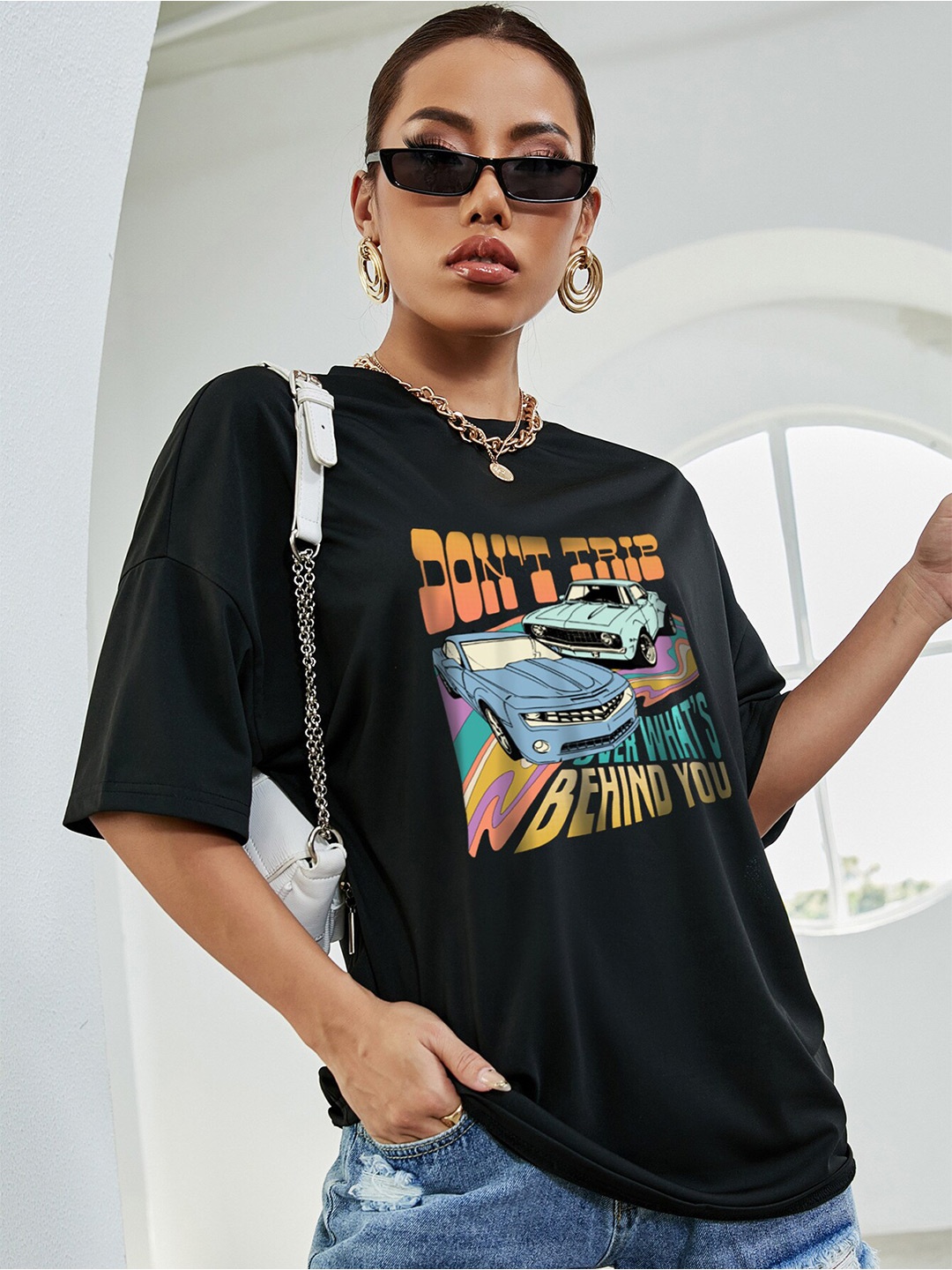 

BoStreet Black Graphic Printed Drop Down Shoulder Sleeves Top