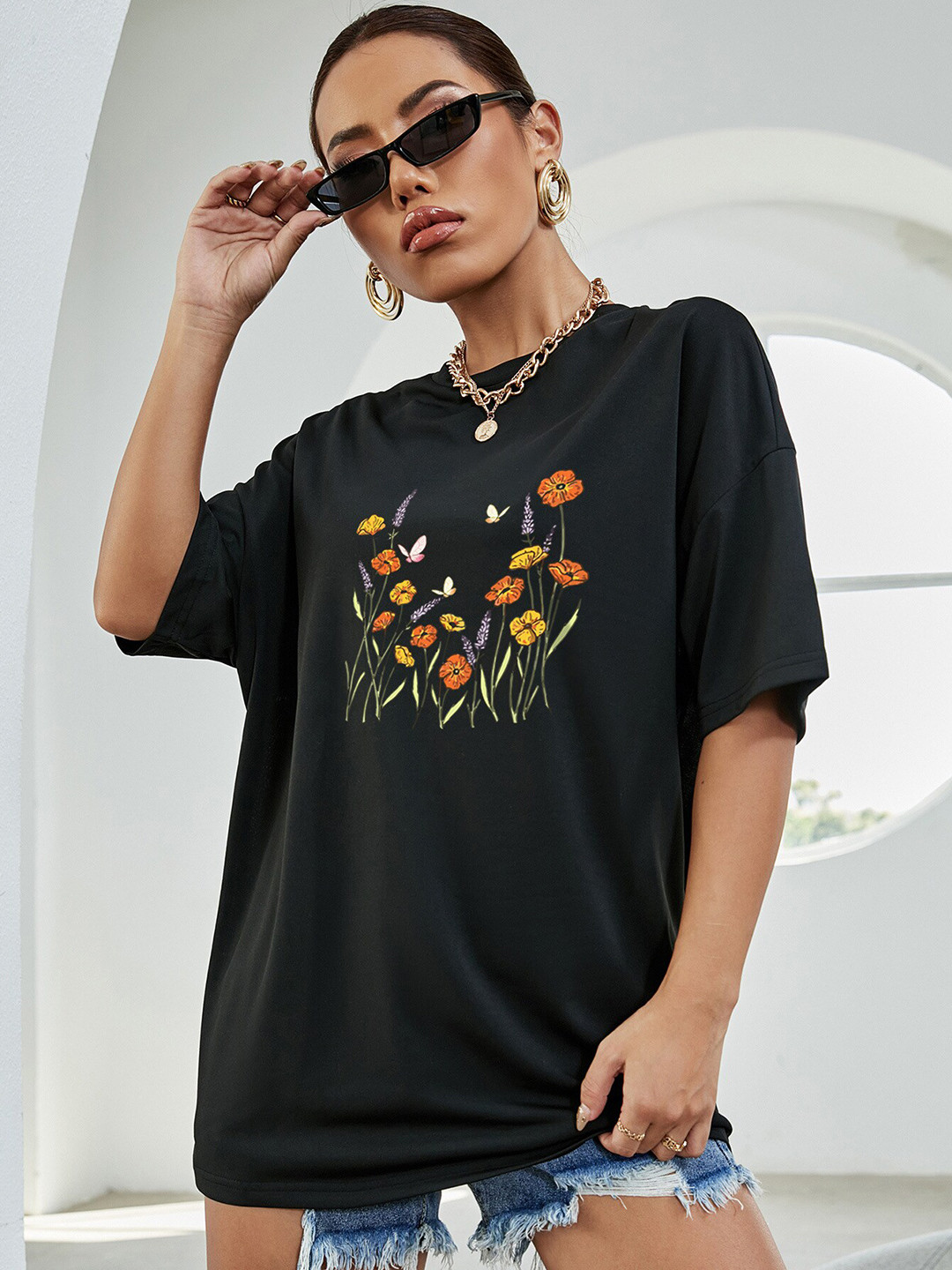 

BoStreet Black Floral Printed Drop-Shoulder Sleeves Oversized T-Shirt