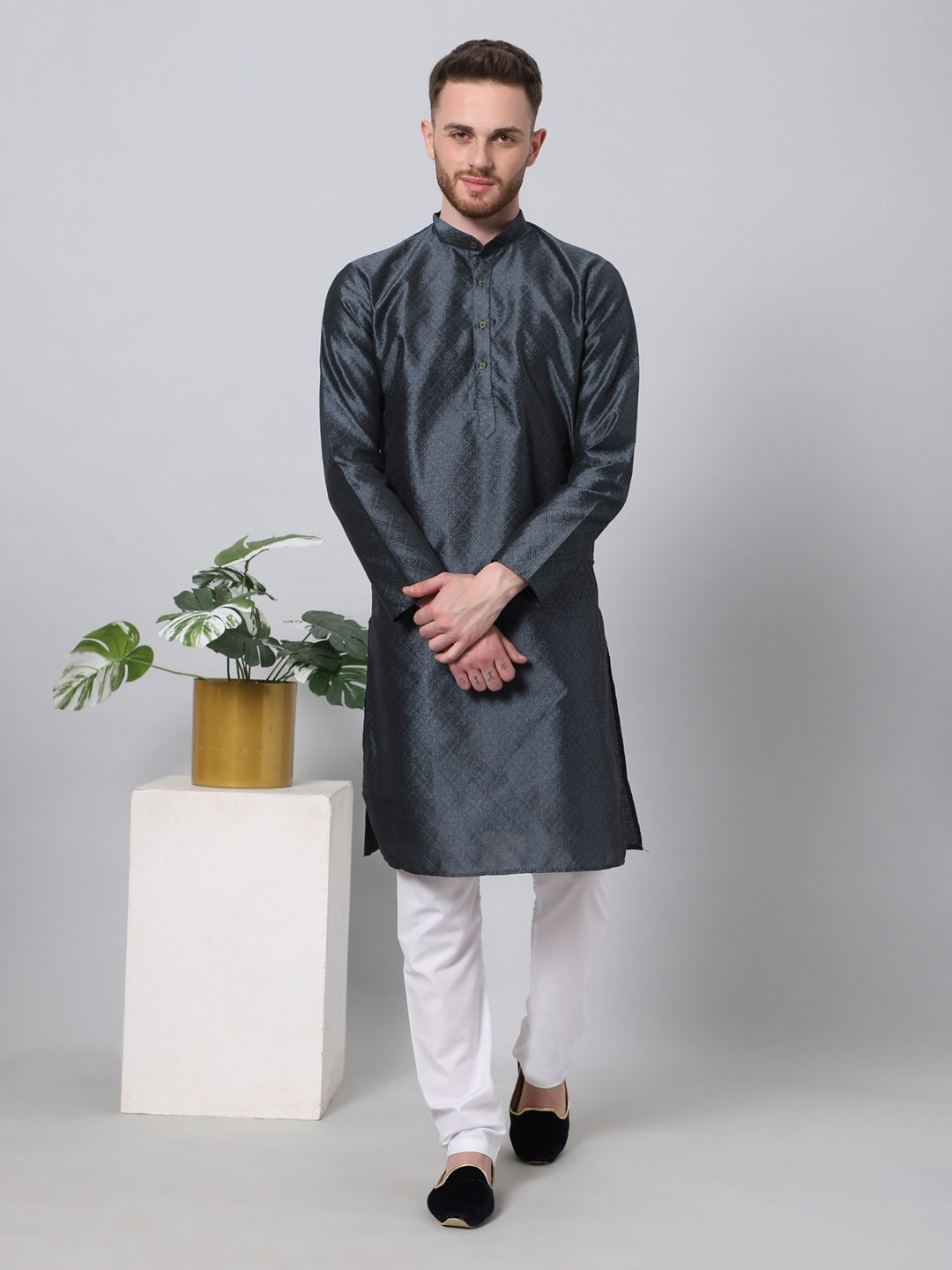 

SHIWAM ETHNIX Ethnic Motifs Printed Mandarin Collar Art Silk Kurta, Navy blue
